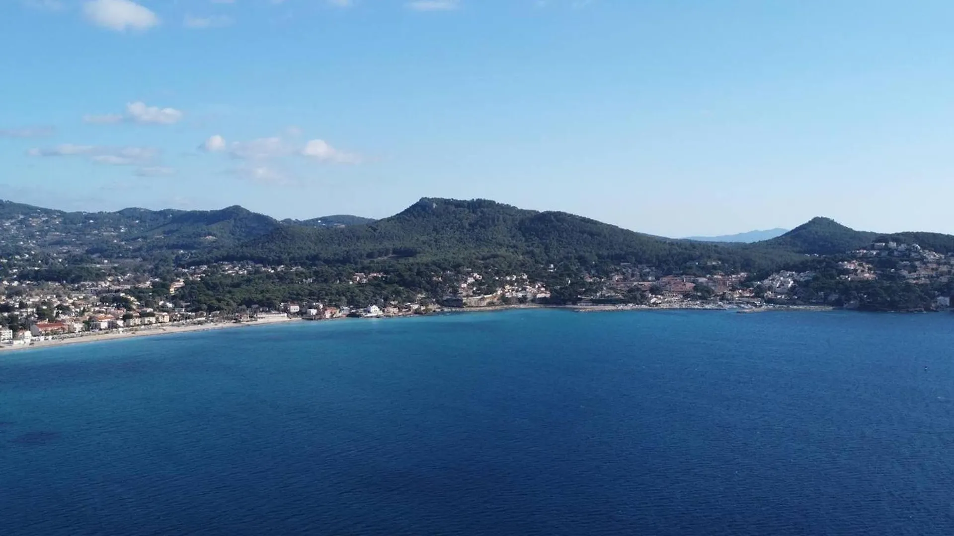 Appartement Lumineux Pres De La Plage Avec Parking Securise A Saint-Cyr-Sur-Mer - Fr-1-770-49 France