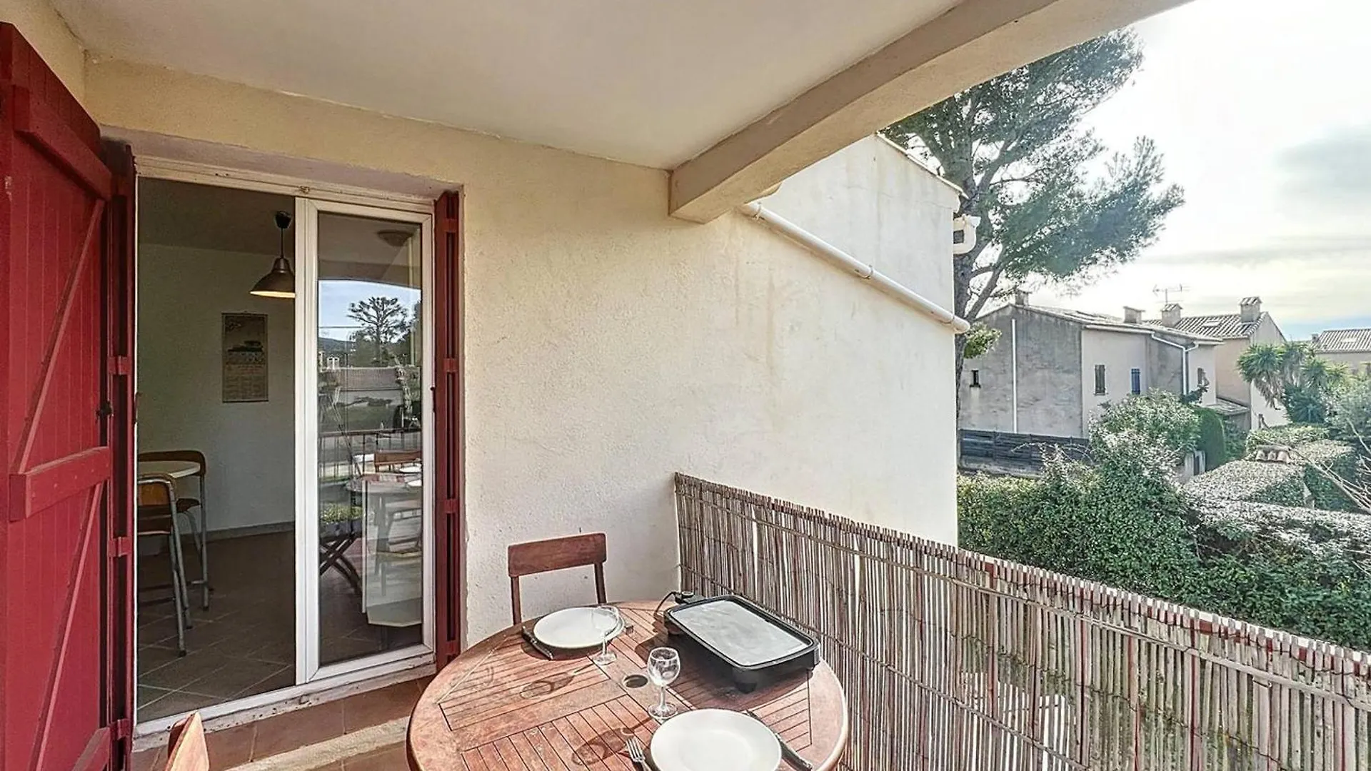Apartment Appartement Lumineux Pres De La Plage Avec Parking Securise A Saint-Cyr-Sur-Mer - Fr-1-770-49 France
