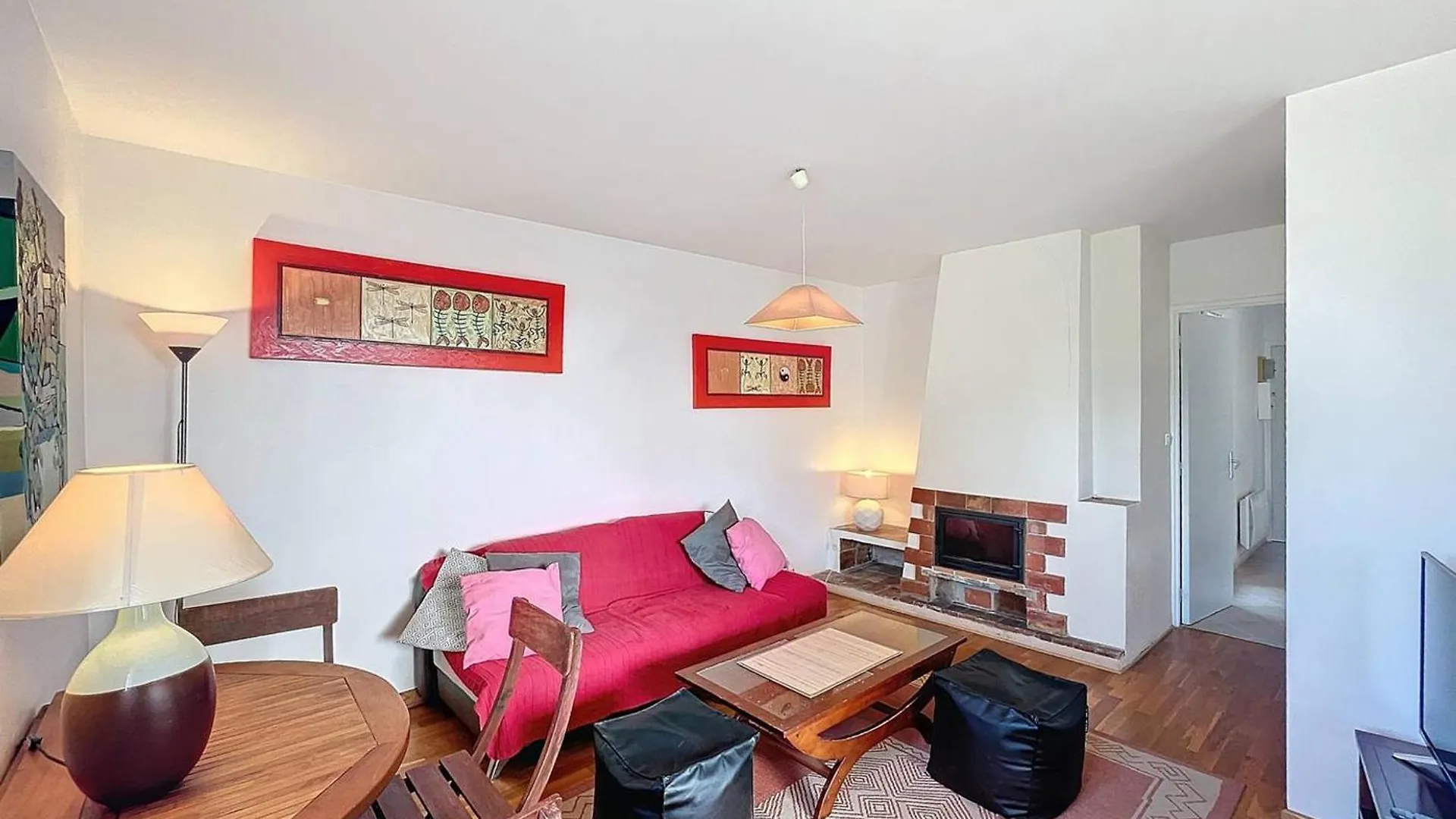 Appartement Lumineux Pres De La Plage Avec Parking Securise A Saint-Cyr-Sur-Mer - Fr-1-770-49 France