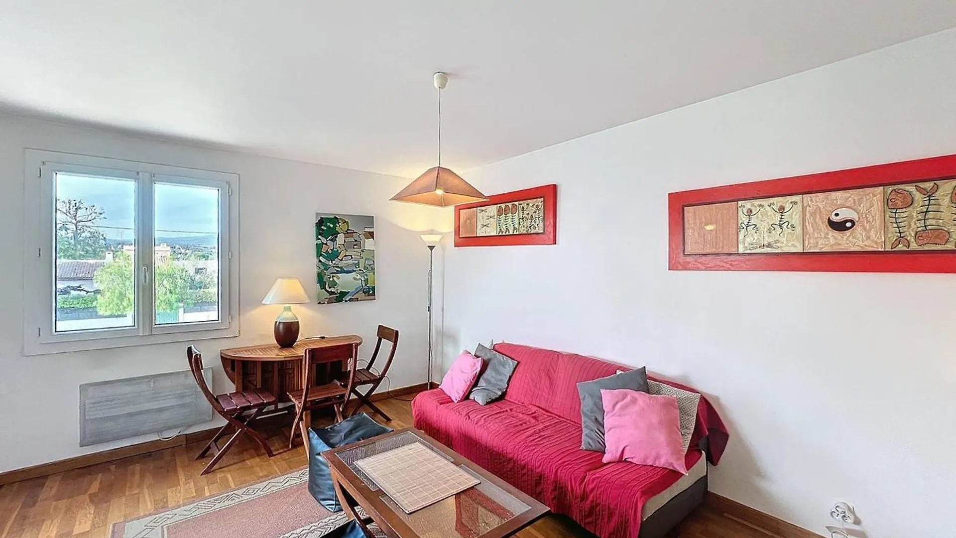 Appartement Lumineux Pres De La Plage Avec Parking Securise A Saint-Cyr-Sur-Mer - Fr-1-770-49 0*,  France
